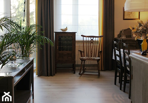 dom szeregowy - Płock - Beżowy salon z jadalnią z tarasem / balkonem z barkiem, styl glamour - zdjęcie od abostudio