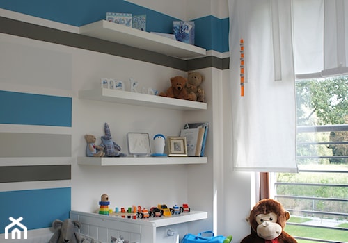 POKÓJ DZIECIECY 1 - Średni beżowy biały szary niebieski pokój dziecka dla dziecka dla chłopca, styl minimalistyczny - zdjęcie od abostudio
