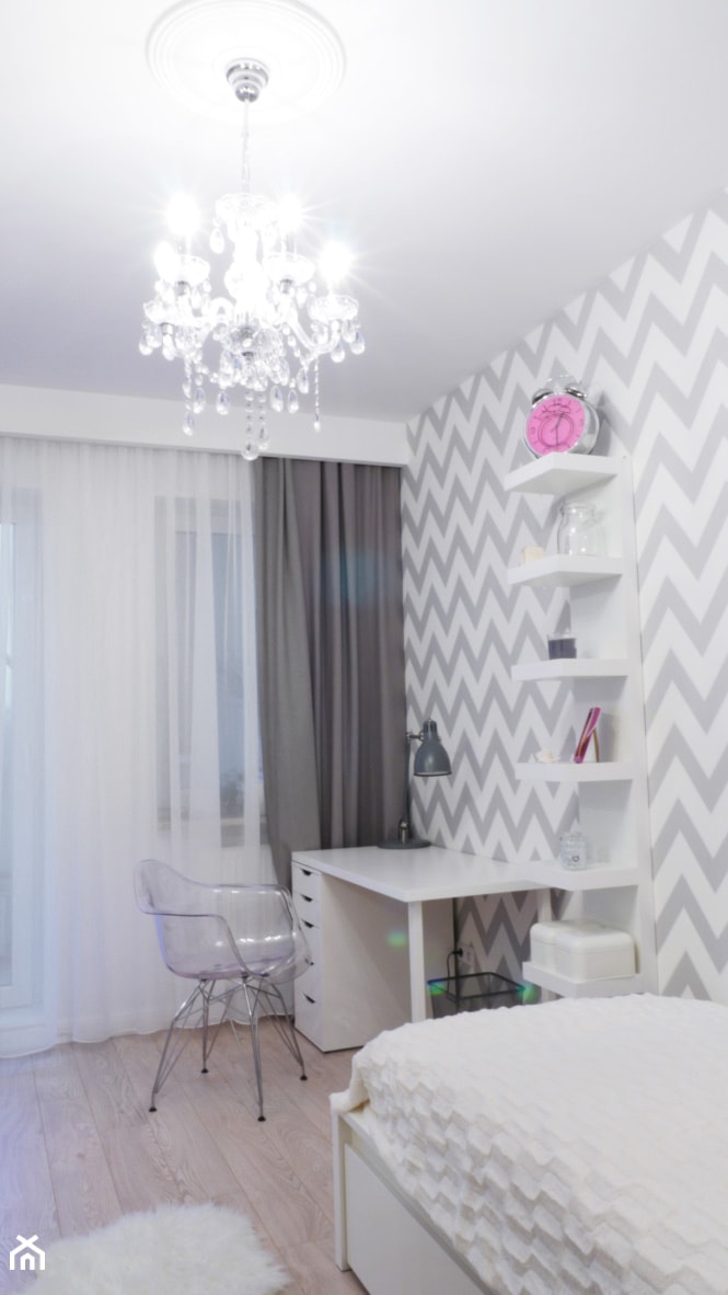 Pokój Nastolatki - Średnia biała szara z biurkiem sypialnia, styl skandynawski - zdjęcie od PROJEKT KWADRAT