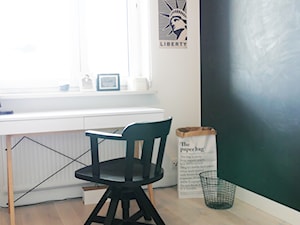 Moja Saska - Średnie białe czarne biuro, styl skandynawski - zdjęcie od PROJEKT KWADRAT