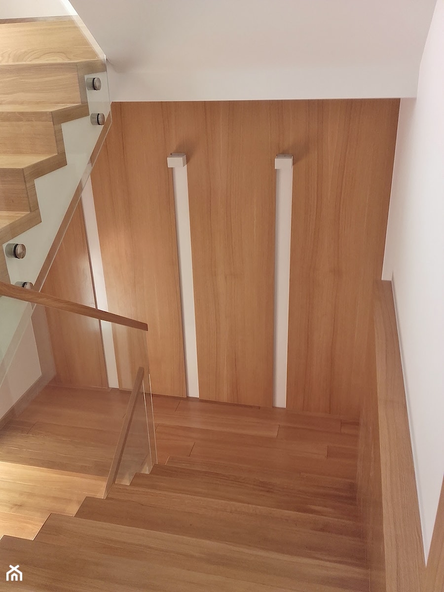 Wnętrze klatki schodowej - zdjęcie od LEGAR - stolarstwo, schody i podłogi z drewna