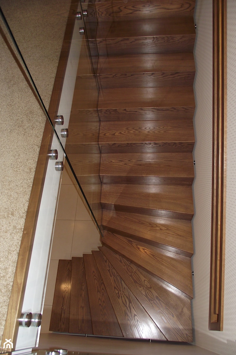 Schody dywanowe - Legar - zdjęcie od LEGAR - stolarstwo, schody i podłogi z drewna