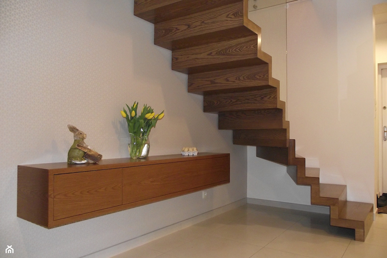 Schody dywanowe - Legar - zdjęcie od LEGAR - stolarstwo, schody i podłogi z drewna - Homebook