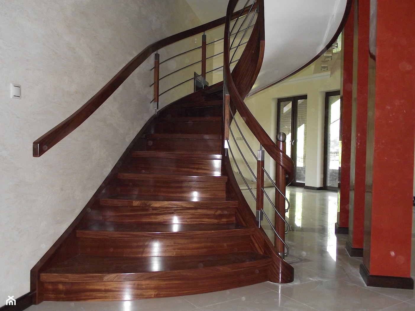 Schody gięte - zdjęcie od LEGAR - stolarstwo, schody i podłogi z drewna - Homebook