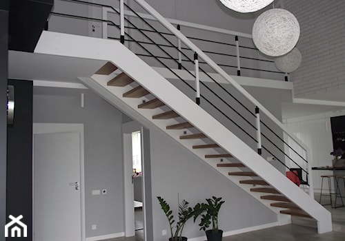 Schody białe - zdjęcie od LEGAR - stolarstwo, schody i podłogi z drewna