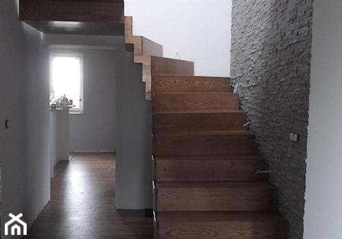 Schody dywanowe - zdjęcie od LEGAR - stolarstwo, schody i podłogi z drewna
