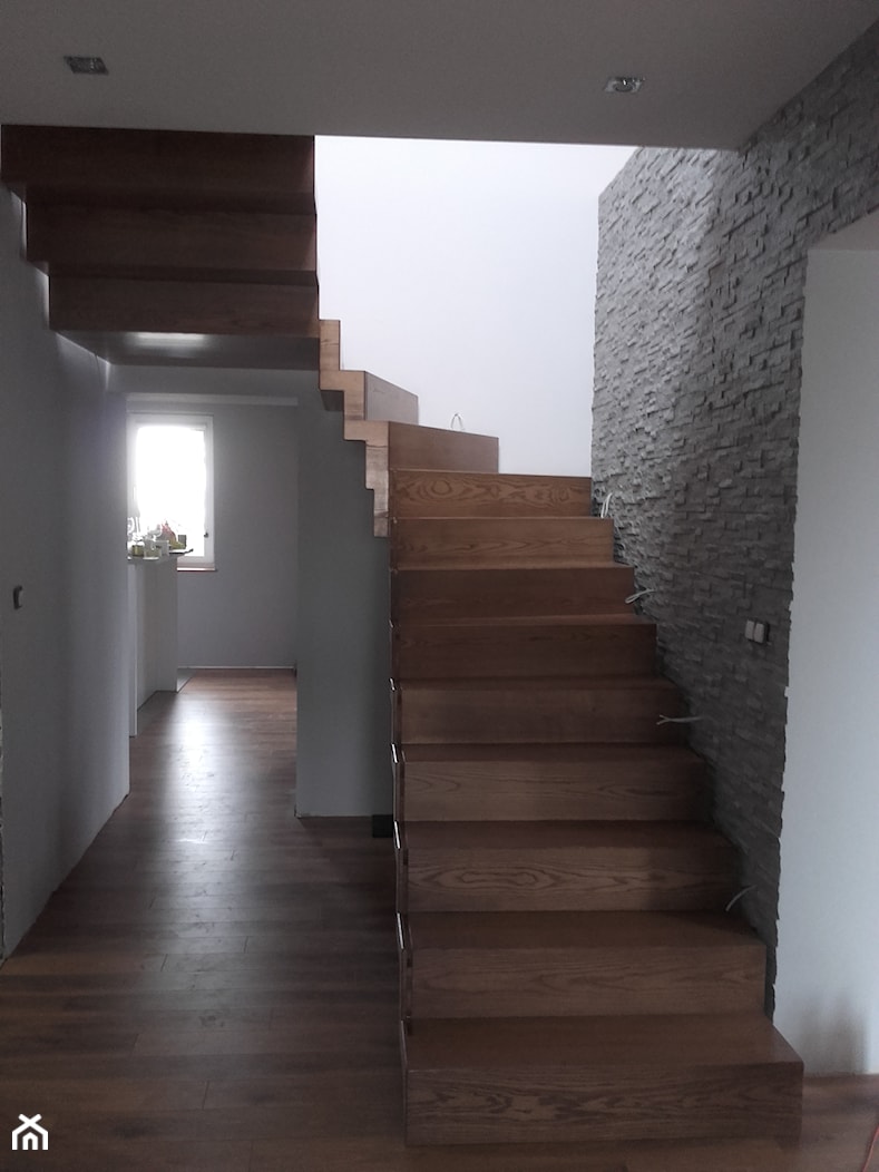 Schody dywanowe - zdjęcie od LEGAR - stolarstwo, schody i podłogi z drewna - Homebook