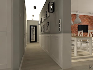 Salon z czerwoną cegłą - Średni biały szary salon z jadalnią, styl prowansalski - zdjęcie od mj-atelier.com