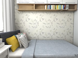 32m2 - Średnia biała szara z biurkiem sypialnia, styl skandynawski - zdjęcie od mj-atelier.com