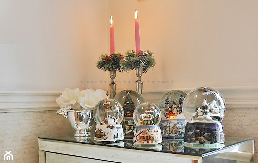 MODERN CLASSIC CHRISTMAS - Mały biały salon, styl tradycyjny - zdjęcie od MODERN CLASSIC HOME