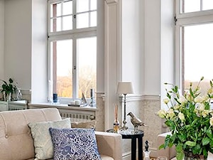MODERN CLASSIC HOME - PROJEKT APARTAMENTU WARSZAWA - Średni biały salon, styl glamour - zdjęcie od MODERN CLASSIC HOME