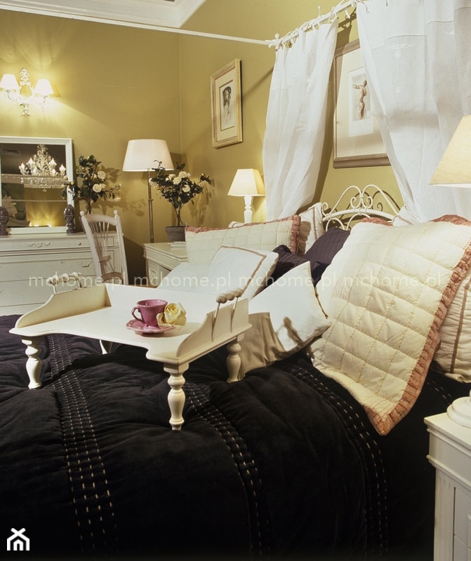 ŁÓŻKA, SZAFKI NOCNE NA ZAMÓWIENIE INDYWIDUALNE - Sypialnia, styl tradycyjny - zdjęcie od MODERN CLASSIC HOME