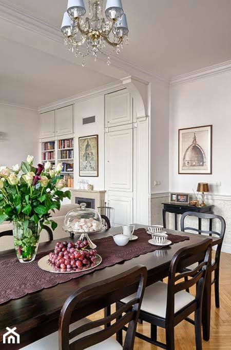 MODERN CLASSIC HOME - PROJEKT APARTAMENTU WARSZAWA - Średnia biała jadalnia w salonie, styl glamour - zdjęcie od MODERN CLASSIC HOME