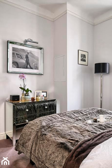 MODERN CLASSIC HOME - PROJEKT APARTAMENTU WARSZAWA - Mała biała sypialnia, styl glamour - zdjęcie od MODERN CLASSIC HOME