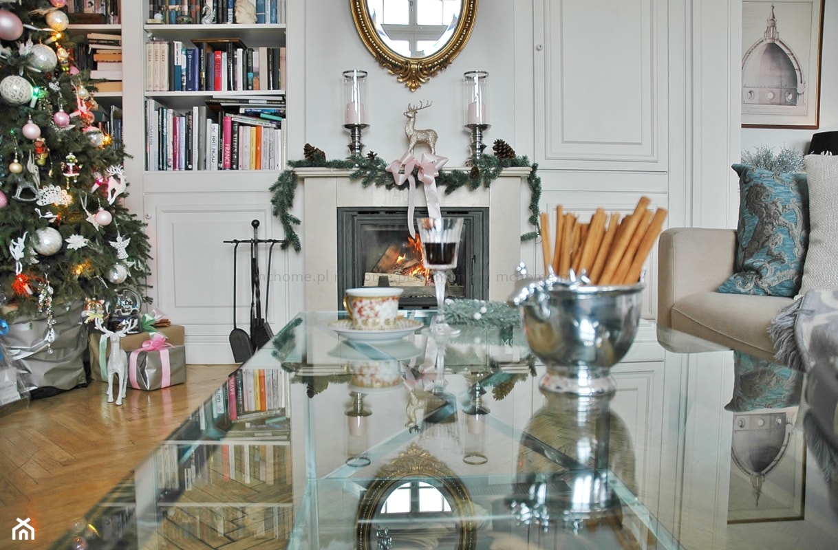 MODERN CLASSIC CHRISTMAS - Mały szary salon, styl tradycyjny - zdjęcie od MODERN CLASSIC HOME - Homebook