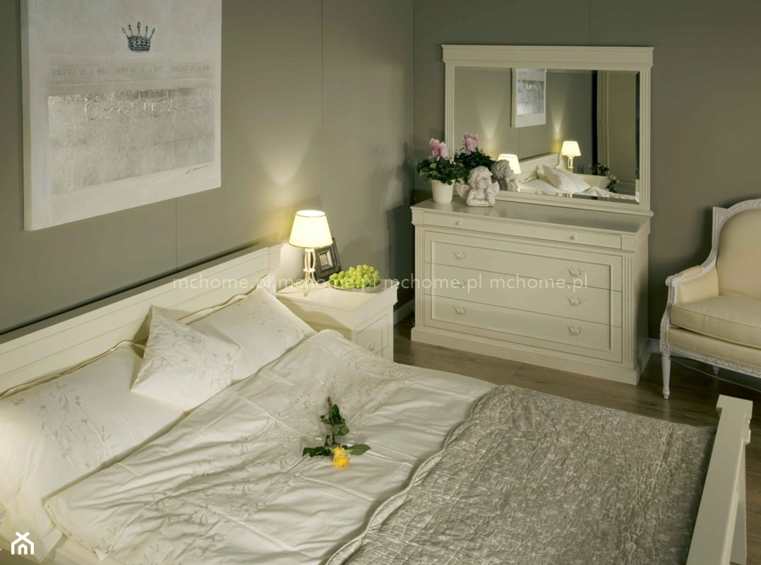 ŁÓŻKA, SZAFKI NOCNE NA ZAMÓWIENIE INDYWIDUALNE - Mała zielona sypialnia, styl tradycyjny - zdjęcie od MODERN CLASSIC HOME - Homebook
