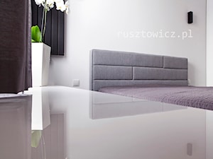 Home Faktor - Biała szara sypialnia, styl nowoczesny - zdjęcie od Artur Rusztowicz
