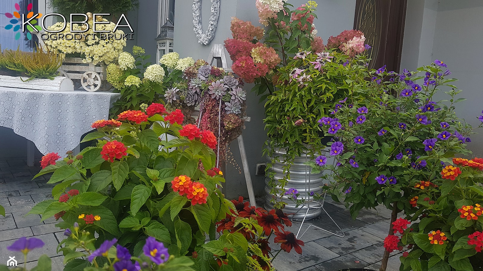 Jesień w ogrodzie dekoracje i ozdoby do ogrodu Kobea Ogrody i Bruki -dekoracje i ozdoby do ogrodu balkon#taras#patio# #kobeaogrodyibruki#dekoracjedoogrodu#dekoracje#ozdoby#ogród#gardendecoration#garde - zdjęcie od Ewa Tyrna - Homebook