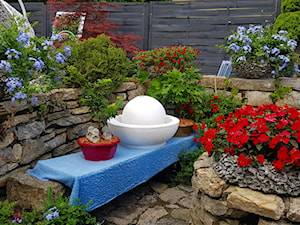 Kule betonowe ozdoby do ogrodu -ozdoby ogrodowe dekoracje ogrodowe -dekoracje do ogrodu -mój ogród inspiracje do ogrodu - zdjęcie od Ewa Tyrna