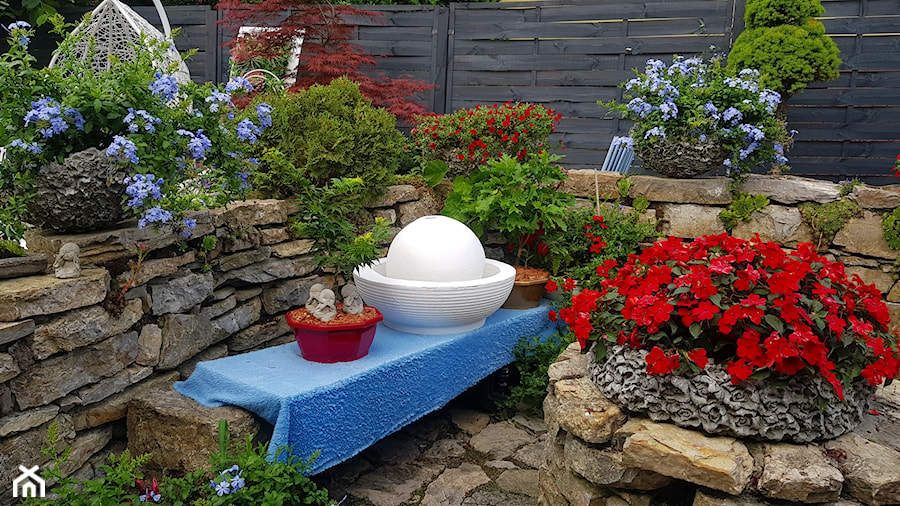 Kule betonowe ozdoby do ogrodu -ozdoby ogrodowe dekoracje ogrodowe -dekoracje do ogrodu -mój ogród inspiracje do ogrodu - zdjęcie od Ewa Tyrna