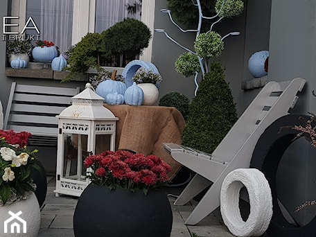 Aranżacje wnętrz - Ogród: Jesienne dekoracje do ogrodu -patio-taras-balkon - Ogród - Ewa Tyrna. Przeglądaj, dodawaj i zapisuj najlepsze zdjęcia, pomysły i inspiracje designerskie. W bazie mamy już prawie milion fotografii!