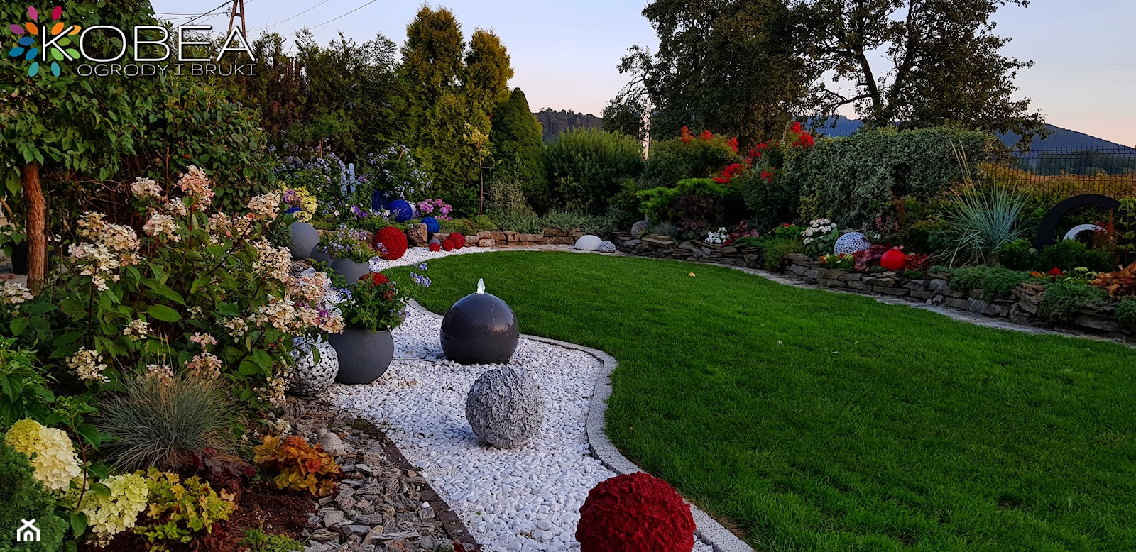 Kule betonowe ozdobne do ogrodu - zdjęcie od Ewa Tyrna - Homebook