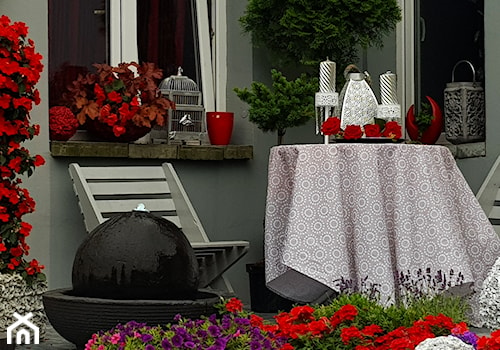 Dekoracje i ozdoby do ogrodu-taras -patio-balkon-Kobea Ogrody i Bruki - Ogród - zdjęcie od Ewa Tyrna