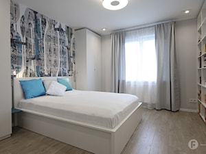 Nowoczesny apartament w Krakowie - Średnia biała szara sypialnia, styl nowoczesny - zdjęcie od InnerForms