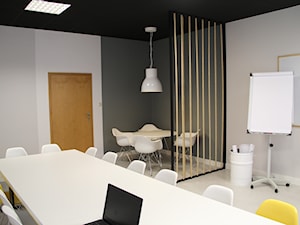 Projekt sali konferencyjnej w Częstochowie - Wnętrza publiczne, styl minimalistyczny - zdjęcie od Łukasz Naumowicz - architektura wnętrz