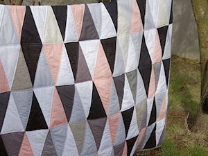 narzuta patchwork trójkąty - zdjęcie od studio lnu dom artystyczny