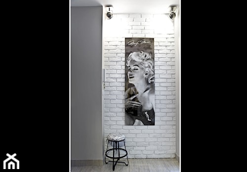 Średni biały szary hol / przedpokój, styl prowansalski - zdjęcie od Miśkiewicz Design