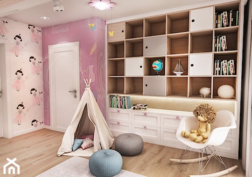 Projekt wnętrza domu pod Sewillą - Średni różowy szary pokój dziecka dla dziecka dla dziewczynki - zdjęcie od BIBI Designe