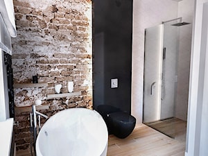 Łazienka w apartamencie w górach 2015 - Średnia łazienka z oknem, styl nowoczesny - zdjęcie od BIBI