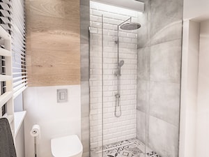 PROJEKT MIESZKANIA - LDZ 2017 - Średnia z punktowym oświetleniem łazienka z oknem, styl skandynawski - zdjęcie od BIBI Designe