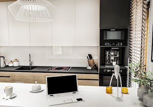 Projekt Mieszkania W-wa 2019 - Średnia z zabudowaną lodówką z podblatowym zlewozmywakiem kuchnia jednorzędowa z oknem - zdjęcie od BIBI Designe