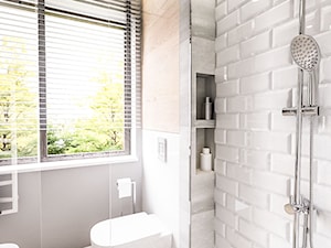 PROJEKT MIESZKANIA - LDZ 2017 - Mała łazienka z oknem, styl skandynawski - zdjęcie od BIBI Designe