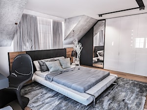 PROJEKT SYPIALNI NA PODDASZU - Średnia szara z biurkiem sypialnia na poddaszu, styl nowoczesny - zdjęcie od BIBI