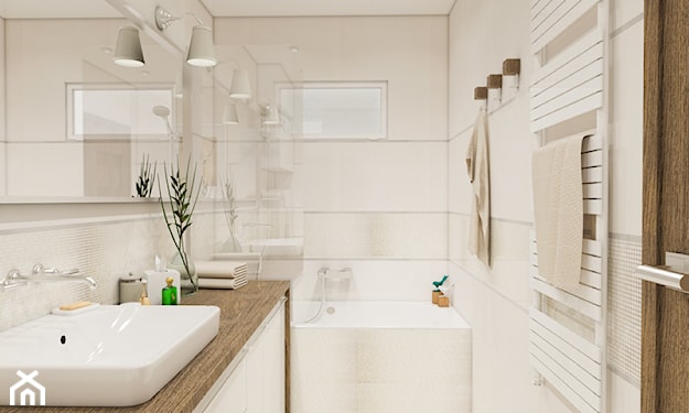 biała łazienka, drewniany blat łazienkowy, lustro ścienne, mała łazienka