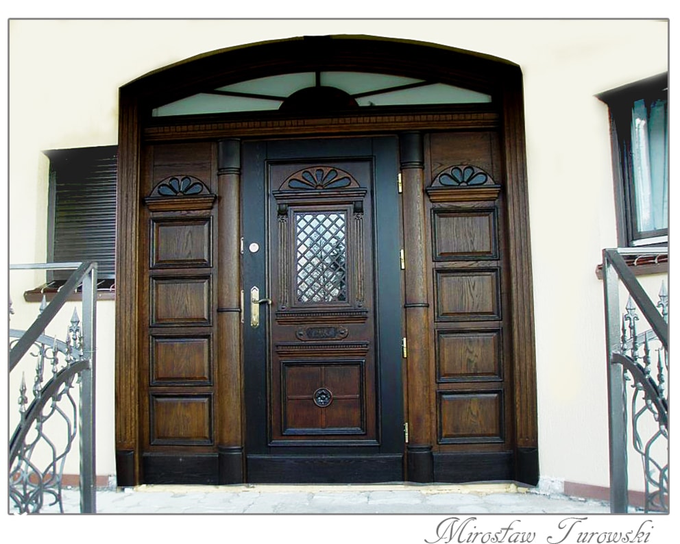 Drzwi portal zewnętrzny rzeźbiony - zdjęcie od Artystyczna Pracownia Stolarska - Homebook