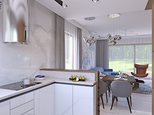parter domu - Średnia otwarta z kamiennym blatem biała z zabudowaną lodówką kuchnia w kształcie litery g, styl glamour - zdjęcie od APP TRENDY Autorska Pracownia Projektowa