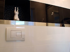 :::Projekt łazienki - czerń i biel w eleganckim wydaniu::: - Łazienka - zdjęcie od mCube strefa wnętrz