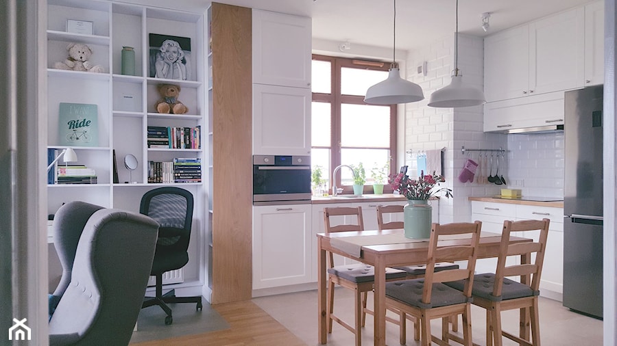 Mieszkanie 43 m2 - Średnia otwarta z salonem biała z zabudowaną lodówką z lodówką wolnostojącą kuchnia w kształcie litery l - zdjęcie od Novel Studio