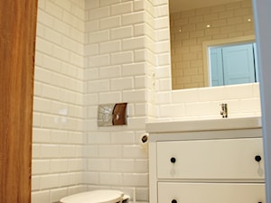 Łazienka w mieszkaniu na wynajem - zdjęcie od Make Home Prettier