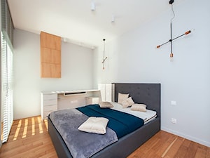in real life - noRope, paper, wood you like :) - Średnia biała z biurkiem sypialnia, styl nowoczesny - zdjęcie od ARCHITEKSTURA Malwina Kroll architekt