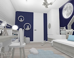 Pokój chłopca z motywem księżyca - Średni biały niebieski pokój dziecka dla dziecka dla chłopca, st ... - zdjęcie od MILO studio - Homebook