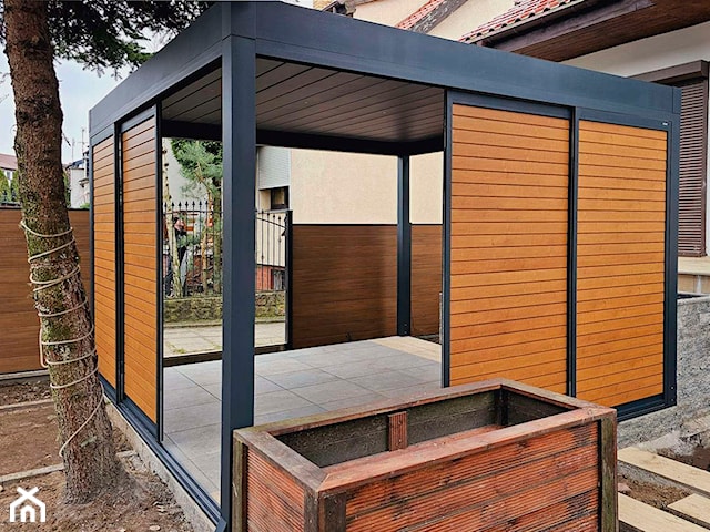 Pergola bioklimatyczna z bocznymi osłonami shutters