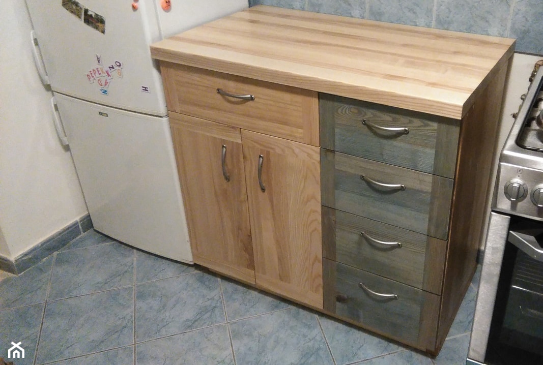 Drewniana szafka kuchenna - zdjęcie od NaLata - Meble Drewniane, Ariel Młotkowski - Homebook