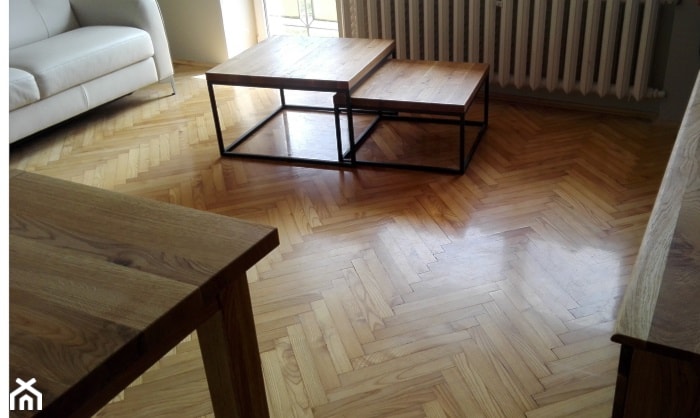 Podwójny stolik kawowy STAL + DREWNO - zdjęcie od NaLata - Meble Drewniane, Ariel Młotkowski - Homebook