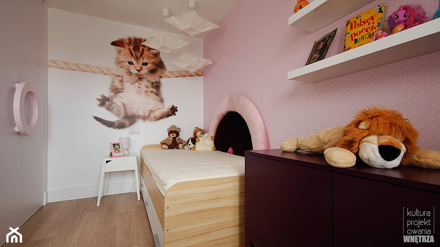 Mieszkanie w kamienicy - Średni biały różowy pokój dziecka dla dziecka dla dziewczynki, styl nowoczesny - zdjęcie od Kultura Projektowania Katarzyna Kucyga