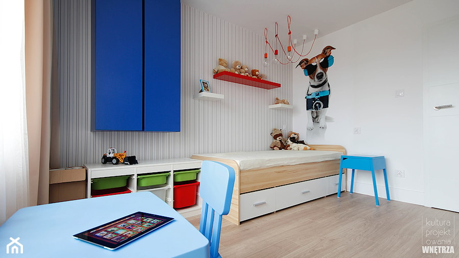 Mieszkanie w kamienicy - Średni biały pokój dziecka dla dziecka dla chłopca, styl skandynawski - zdjęcie od Kultura Projektowania Katarzyna Kucyga